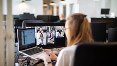 8 tips on how to present over Zoom like a pro