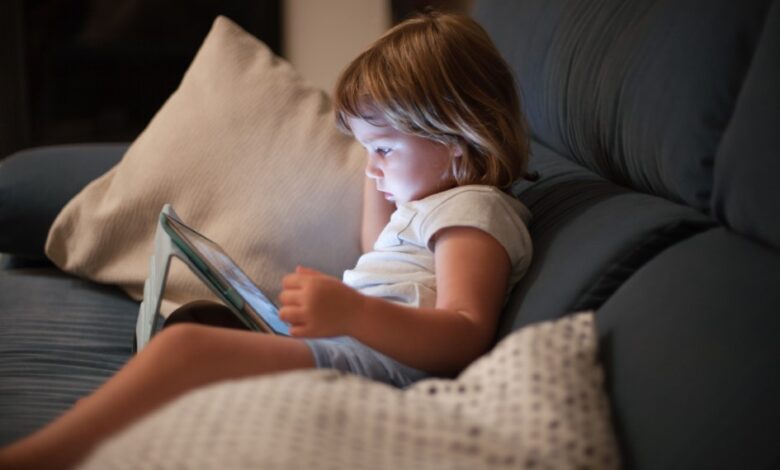 Screen Time and Speech Delays in Toddlers Screen Time and Speech Delays in Toddlers