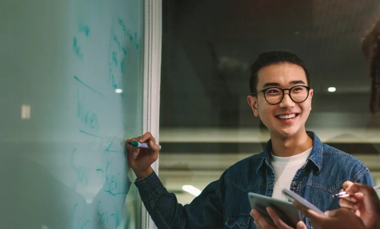 Having it both ways: learning communication skills in face-to-face and online environments Having it both ways: learning communication skills in face-to-face and online environments