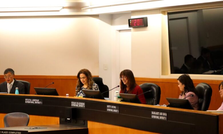 Silicon Valley officials limit public expression Silicon Valley officials limit public expression