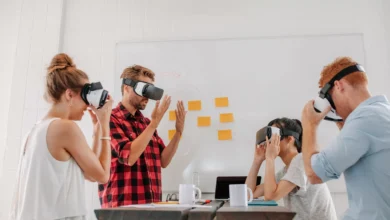 Reducing foreign language anxiety through repeated exposure to a customizable VR public speaking application