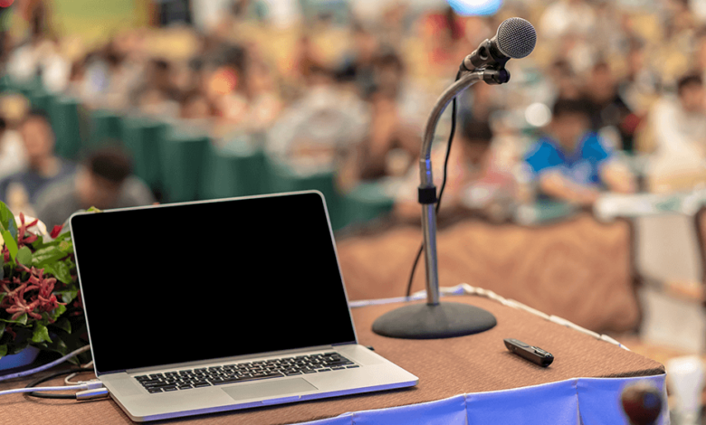 Top Public Speaking Courses to Boost Your Confidence