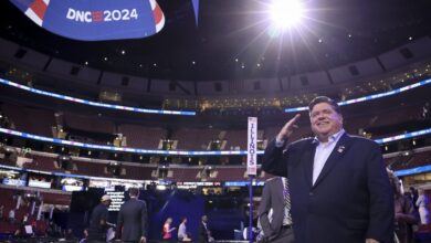 Who is speaking at the DNC tonight? Day 2 speaker list – NBC Chicago