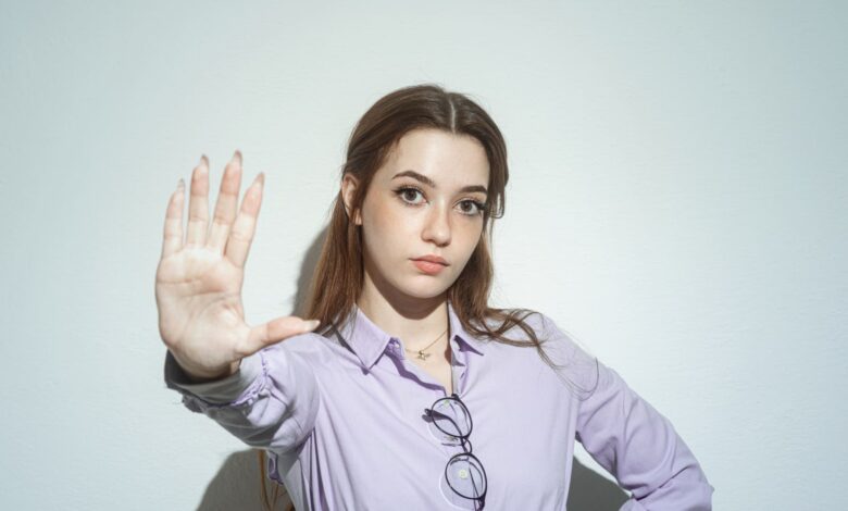 How to stop people from interrupting you: Use this 3-word phrase How to stop people from interrupting you: Use this 3-word phrase