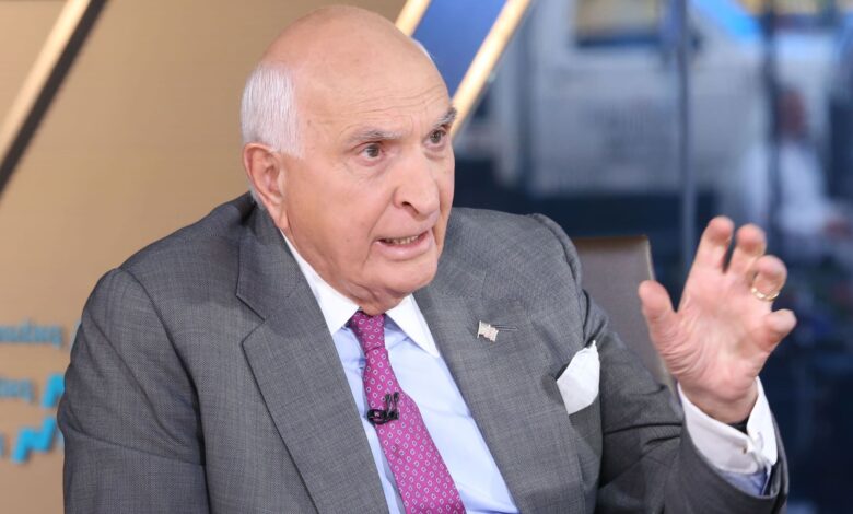 Billionaire Ken Langone blasts White House formula