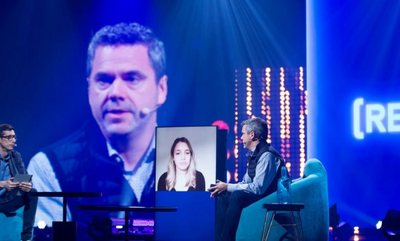 10 Tips for Hosting Both Live and Virtual Speakers at Your Next Hybrid Event