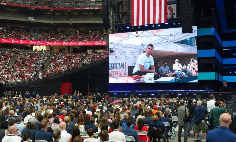 Charlie Kirk memorial service honors conservative activist, drawing huge crowd Charlie Kirk memorial service honors conservative activist, drawing huge crowd