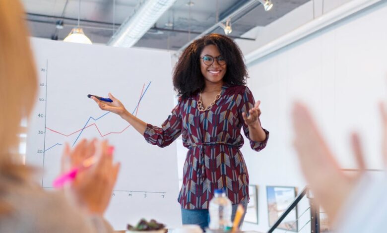 How to Pitch Yourself As a Speaker for Industry Events and Conferences